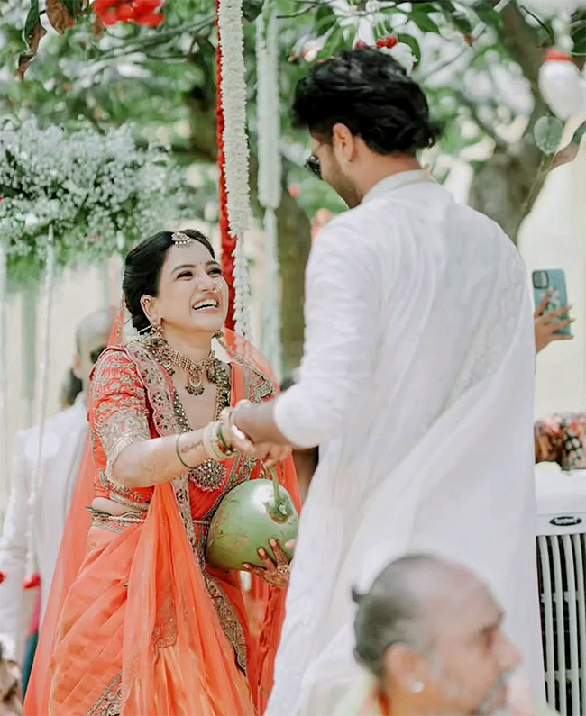 Bigg Boss Tamil 5 couple Pavani Reddy and Amir ADS Wedding photos goes viral6