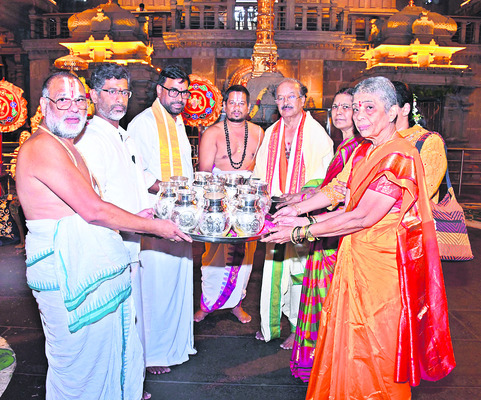 పరిశోధనకు మూలం ప్రశ్నావళి
1