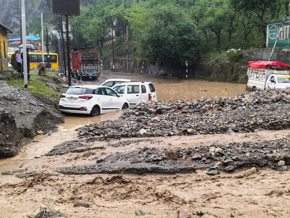 Heavy rain triggered flash floods in Ramban Photos4