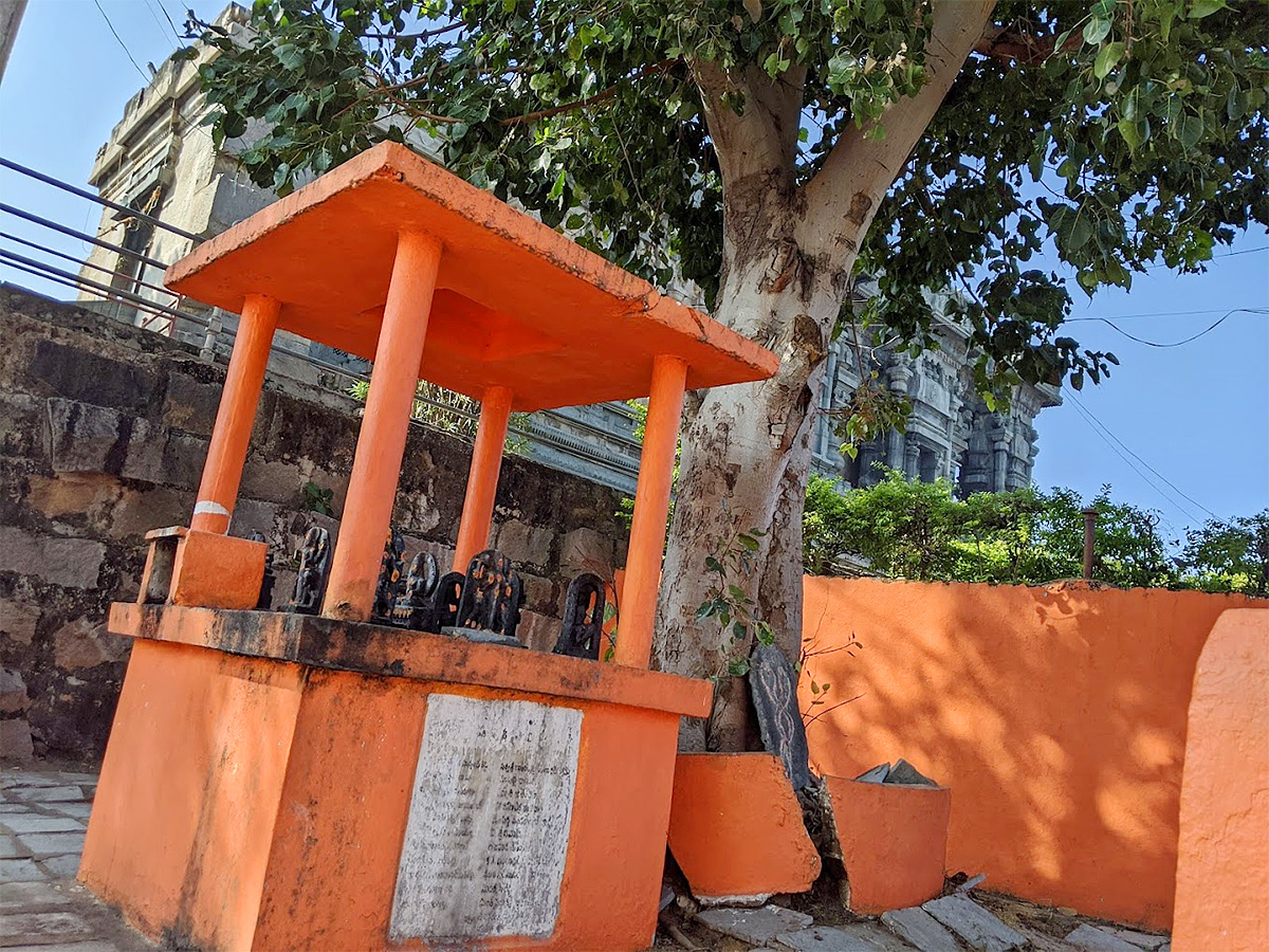 Dichpally Ramalayam is a Lord Rama temple located in Nizamabad Photos14