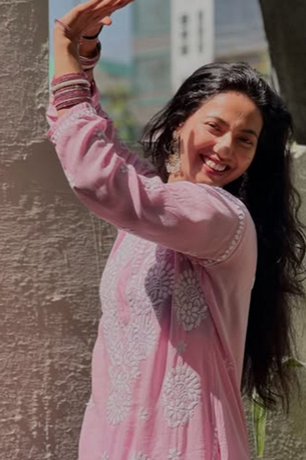 Meet Patanis Beautiful Sister Khushboo Who worked The Indian Army5