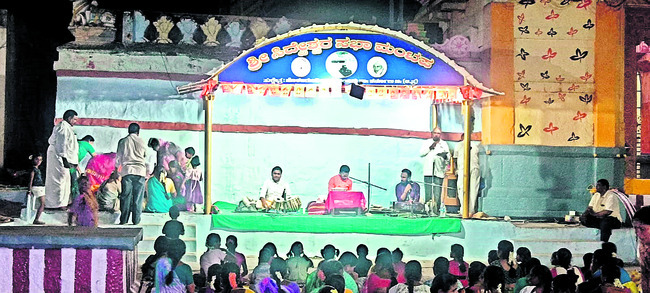 బసవేశ్వర పురాణంలో ఆకట్టుకున్న సీమంతం1