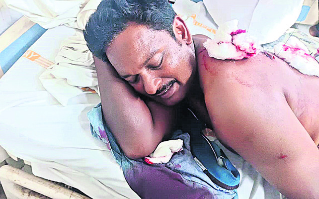 ముగ్గురు రైల్వే ఉద్యోగులకు జీఎం సేఫ్టీ అవార్డులు
1
