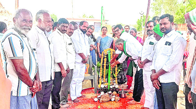 ఫసల్ బీమా అమలు చేస్తే రైతులకు పరిహారం అందేది
3