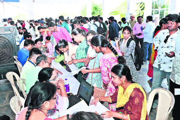 ప్రపంచానికి నాయకత్వం వహించాలి1
