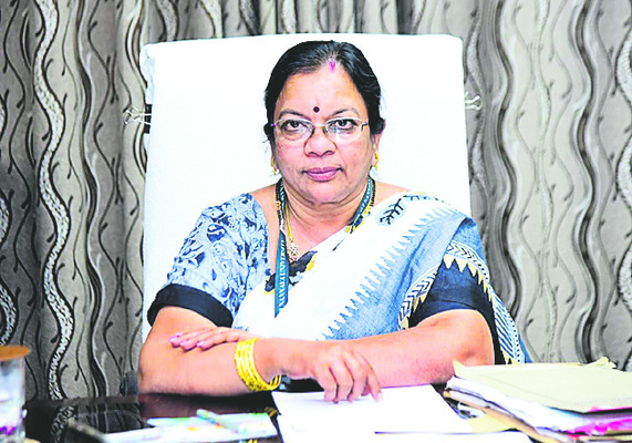 పర్మినెంట్ ఫ్యాకల్టీని నియమించాలి
1