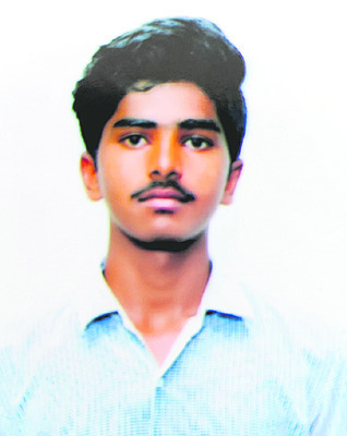 విద్యార్థినికి కలెక్టర్ అభినందనలు 1