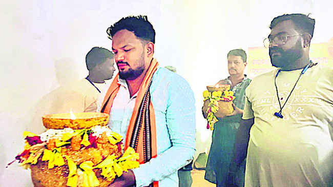 ఘటమెత్తిన లక్ష్మీపూర్ ఎమ్మెల్యే 1