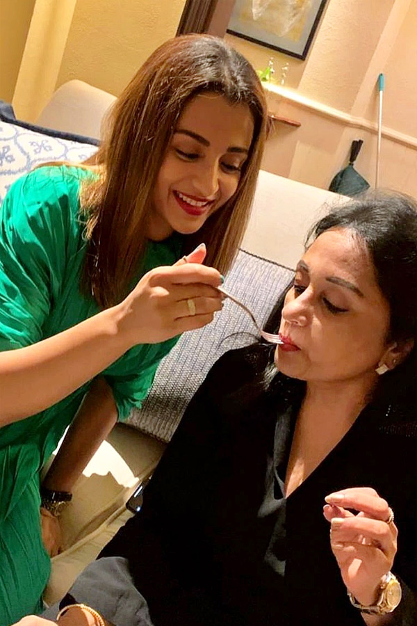 Have you seen Trisha mother? She Pretty than her! Photos3
