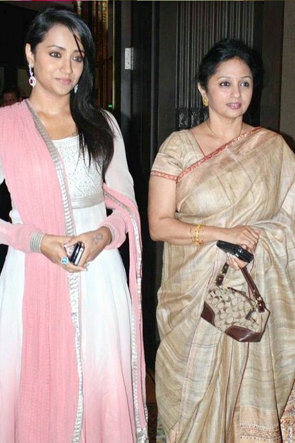 Have you seen Trisha mother? She Pretty than her! Photos7
