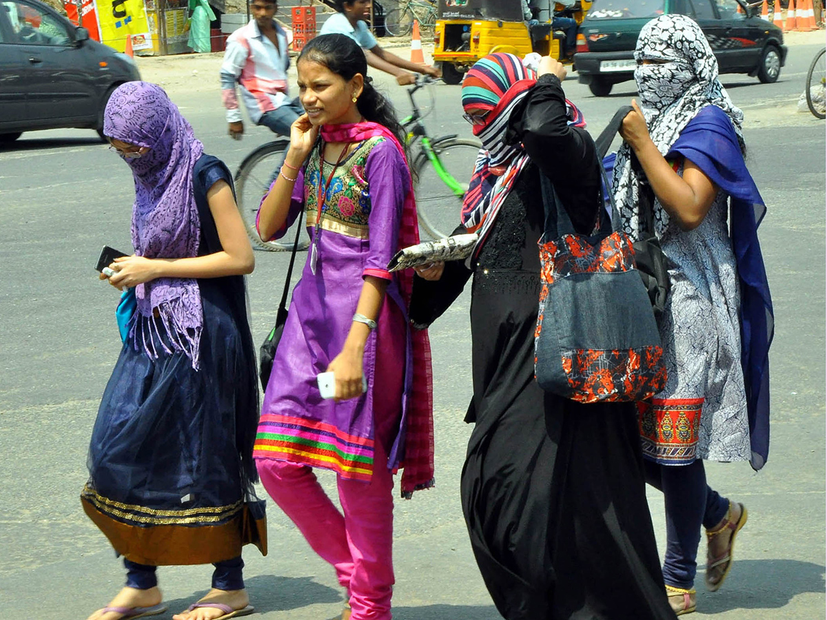 Rise in day temperatures in telugu state photos8