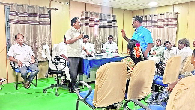 డైయింగ్ ప్లాంట్లు తరలించాల్సిందే! 1