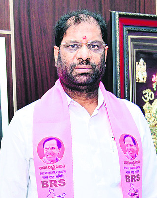 కారులన్నీ అటే...2
