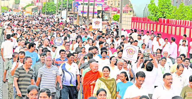 ఏయూ వారసత్వాన్ని నిలబెడదాం 1