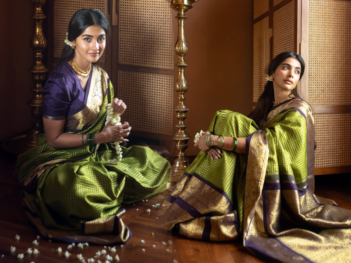 Pooja Hegde in a 70-year-old grandmother's saree photos1