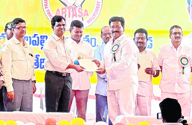 ఏపీ టీఏఎస్ఏ రాష్ట్ర ఉపాధ్యక్షుడిగా సునీల్కుమార్ 1