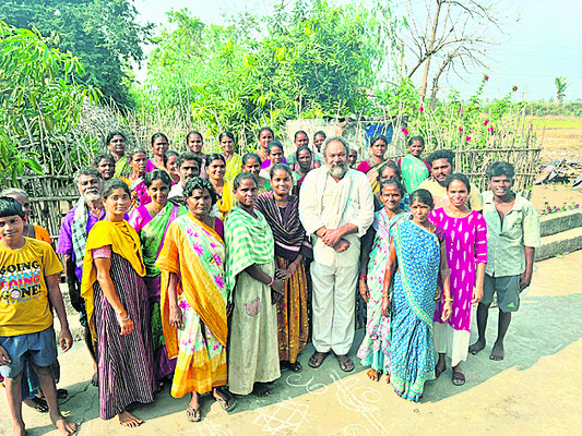 ఎరుకులపేటలో నారాయణమూర్తి సందడి 1