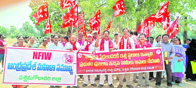 ప్రశాంతంగా జేఈఈ మెయిన్స్ పరీక్షలు
1