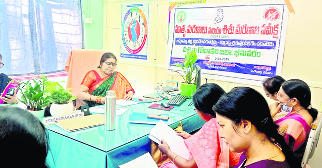 కాలనీల్లో ప్రజల సమస్యలు పరిష్కరించాలి
1