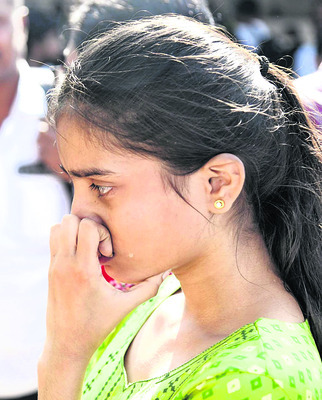 ‘జేఈఈ’ పరీక్షకు నిమిషం ఆలస్యం2