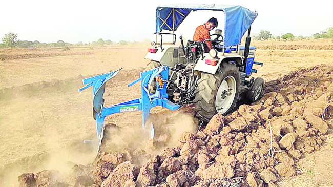 ఆధునిక యంత్రాల వైపు రైతుల చూపు1
