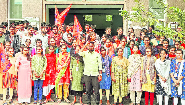 ‘పోరాటానికి సన్నద్ధం కండి’1