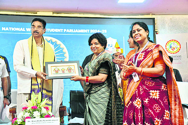 నాయకత్వ లక్షణాలు అలవర్చుకోవాలి1