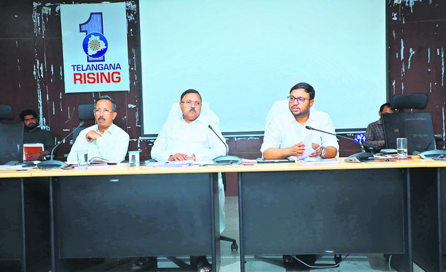 అర్జీదారులకు ఇబ్బందుల్లేకుండా చూడాలి1