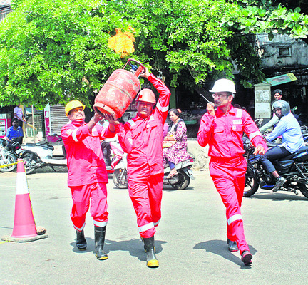 విపత్తులను ఇలా ఎదుర్కొందాం 1