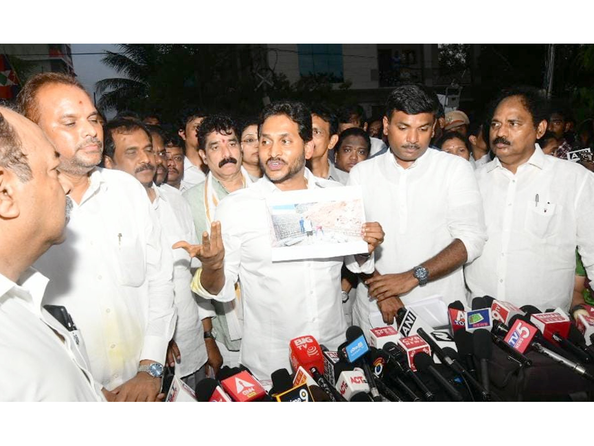YS Jagan Visits Simhachalam Tragedy Victims Families Photos14