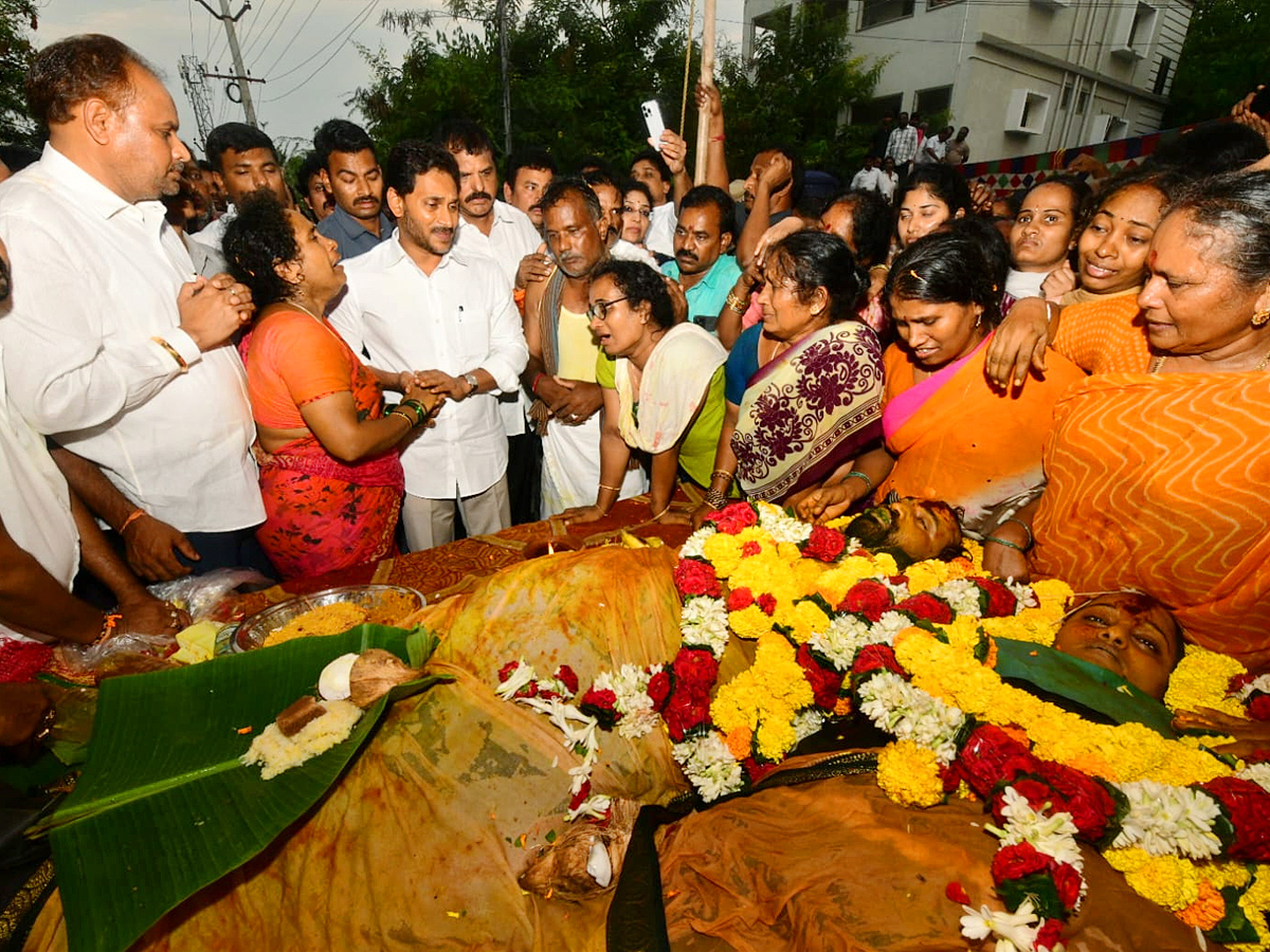 YS Jagan Visits Simhachalam Tragedy Victims Families Photos4