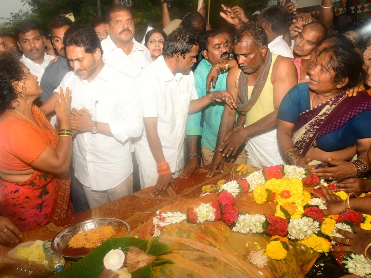 YS Jagan Visits Simhachalam Tragedy Victims Families Photos6