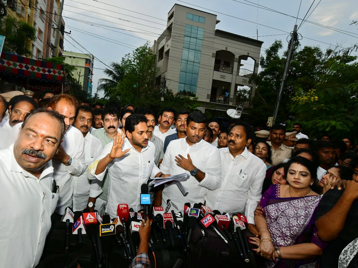 YS Jagan Visits Simhachalam Tragedy Victims Families Photos20
