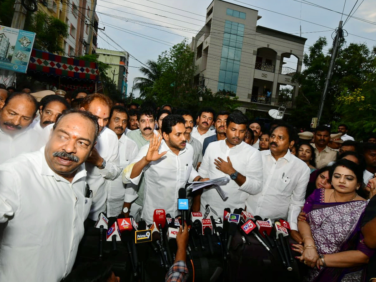 YS Jagan Visits Simhachalam Tragedy Victims Families Photos21