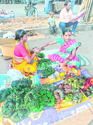 సవదత్తి పచ్చ గాజులు భళా.!1