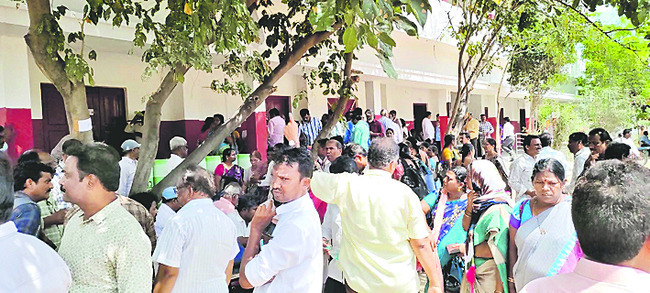 న్యాయవ్యవస్థకు ప్రజలకు మధ్య పారా వలంటీర్లు వారధులు 1