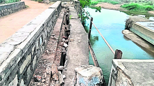 రైతుల గోడు పట్టదా..! 2