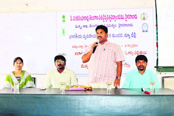 రేపు జిల్లా బీఆర్ఎస్ నేతలతో కేసీఆర్ సమావేశం
1