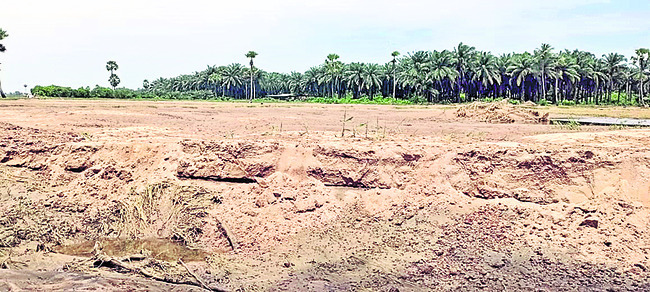 అన్నదాతలతో పరిహాసం1