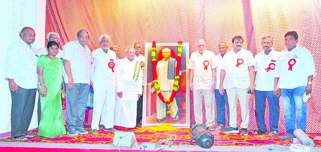 సుందరయ్య పురస్కారం అందుకోవడం అదృష్టం 1