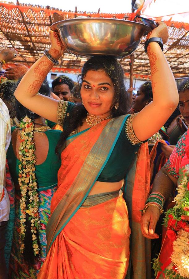 Transgenders Celebrating Sri Rama Navami At Vemulawada Photos12