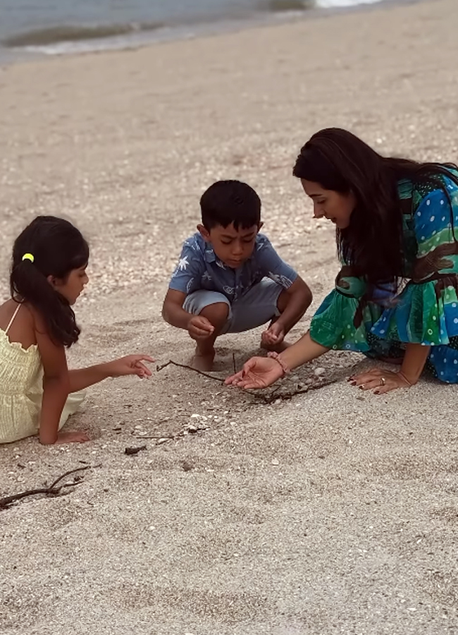 Hero Yash wife summer tour with family2
