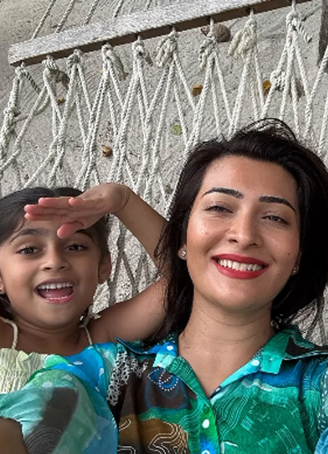 Hero Yash wife summer tour with family6
