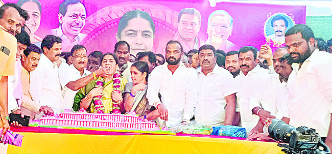 కార్యకర్తలకు అండగా ఉంటా
3