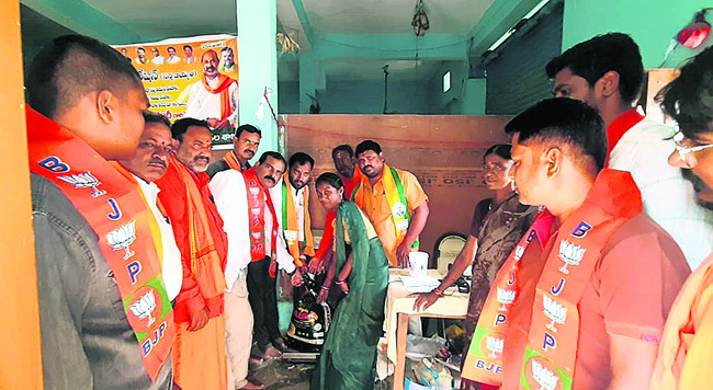 సన్నబియ్యం ఇస్తోంది కేంద్రం ప్రభుత్వమే..
2