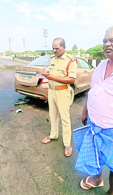 రోడ్డు ప్రమాదంలో  ఐదుగురికి గాయాలు 1