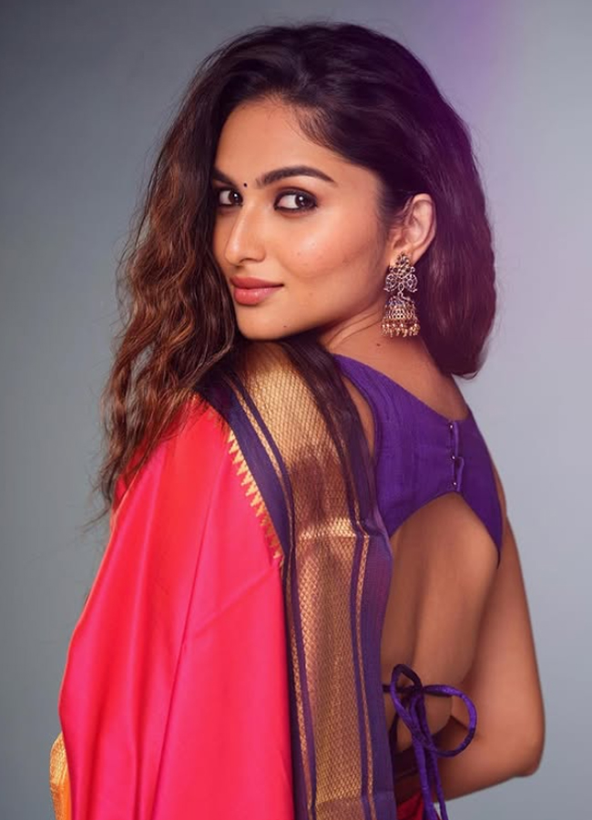 Kayadu Lohar Flawless Beauty Photos11