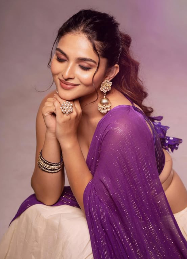 Kayadu Lohar Flawless Beauty Photos6