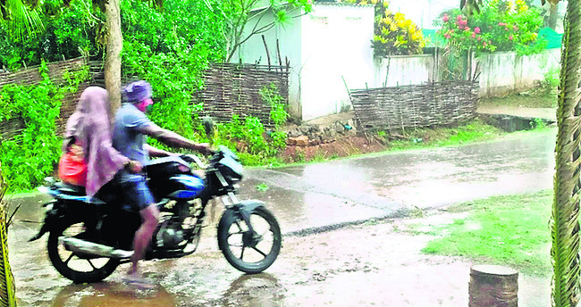 గూడెం కొత్తవీధిలో భారీ వర్షం 1