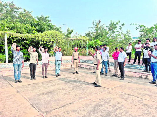 ఎండల్లో మంటలు 4